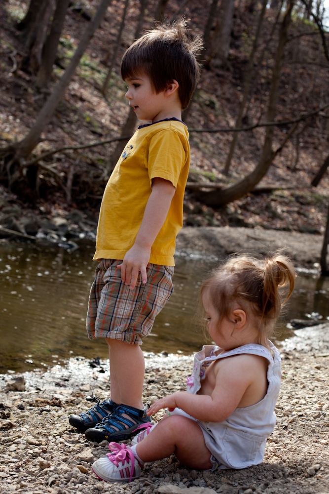 Colin and Grace watching the fish