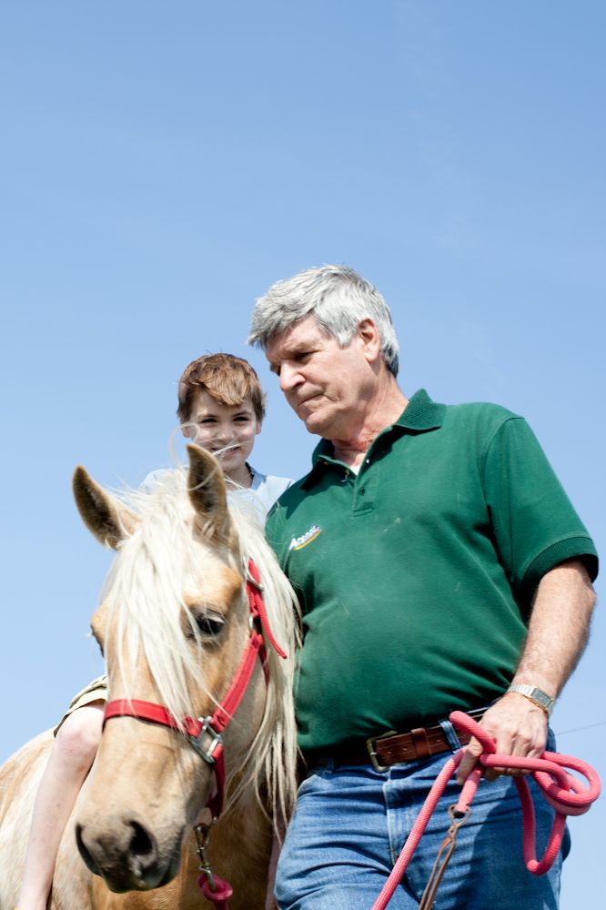 Grandpa's family farm: Visiting the horses