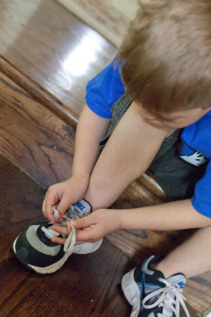 Homeschooling: Teaching my 5 year old how to tie his shoes
