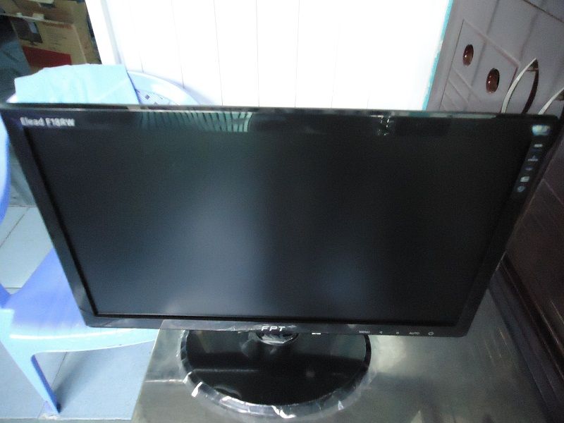 Lcd giá siêu rẽ 18,5 led = 1000k full box - 2