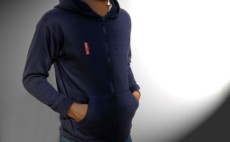 http://i1109.photobucket.com/albums/h427/jamshafiq_hussain/image-snew/levis-hoodie2.jpg