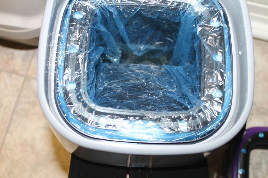 3 Steps to Sealing Away Stinky Cat Litter Odors with Litter Genie