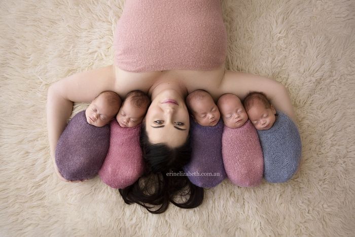 One of the most beautiful thing about the Surprised By Five story (aside from those darling babies!) is the way moms around the world came together to offer support. When one is in need, moms really do rally.
