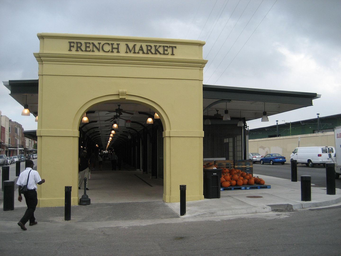 Things to do in New Orleans on your family vacation: Check out the French Market!