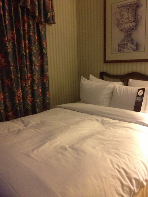 King Edward Hotel Review: The Room King Edward Hotel Review: The Room