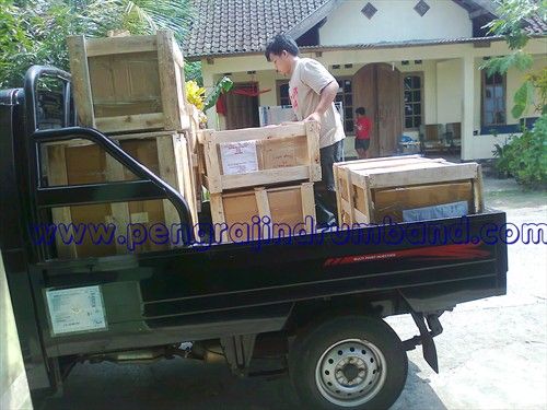 Pengrajin drumband aLAT Drumband