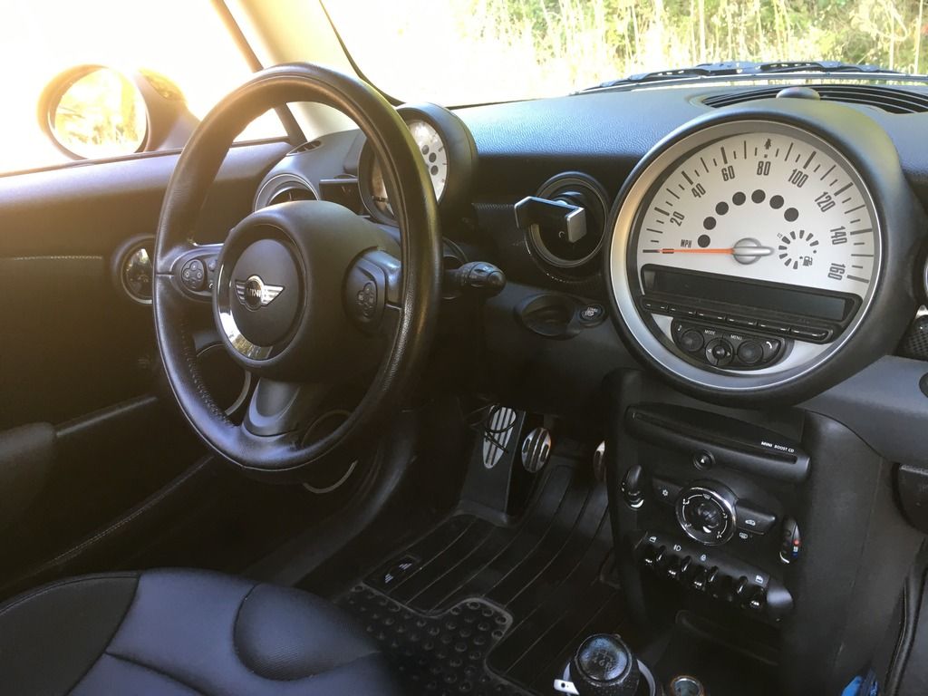 http://i1109.photobucket.com/albums/h431/gwpolo5/Interior_zpsfd7fygmy.jpg