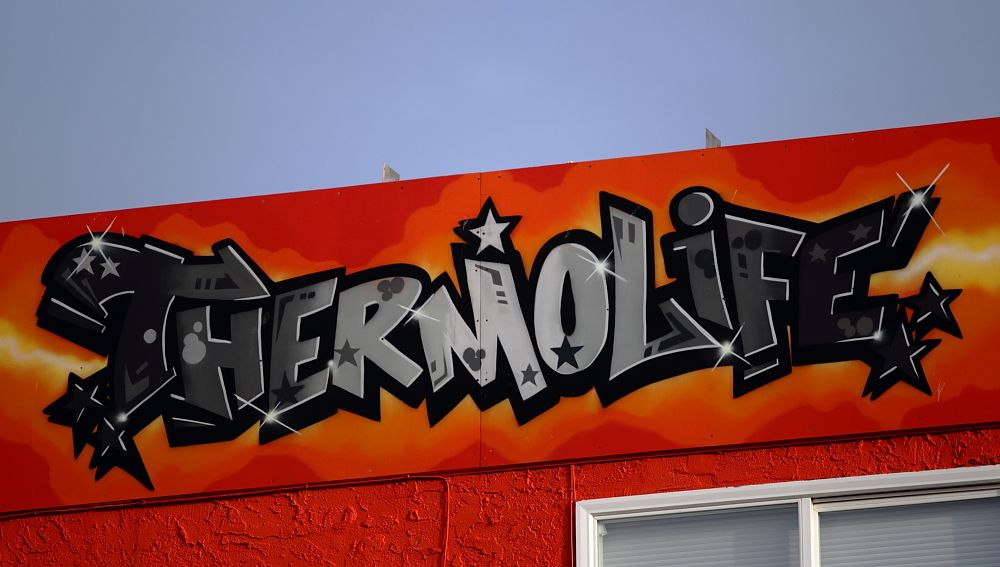 IMAGE: http://i1109.photobucket.com/albums/h433/shutter_dreams/1Div/MKO_2551_zpse607cc1b.jpg