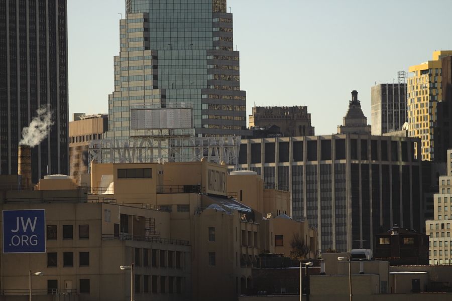 IMAGE: http://i1109.photobucket.com/albums/h433/shutter_dreams/50D/IMG_9832_zps74e1488b.jpg