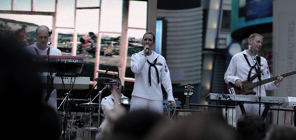 IMAGE: http://i1109.photobucket.com/albums/h433/shutter_dreams/mkii/IMG_3749.jpg