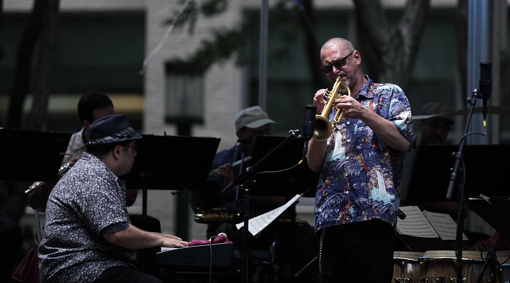 IMAGE: http://i1109.photobucket.com/albums/h433/shutter_dreams/mkii/IMG_4832.jpg