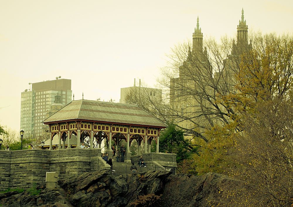 IMAGE: http://i1109.photobucket.com/albums/h433/shutter_dreams/museum/IMG_1234.jpg