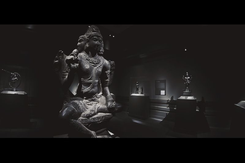 IMAGE: http://i1109.photobucket.com/albums/h433/shutter_dreams/museum/IMG_2452a.jpg