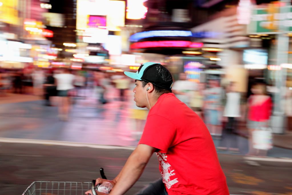 IMAGE: http://i1109.photobucket.com/albums/h433/shutter_dreams/museum/IMG_3392.jpg