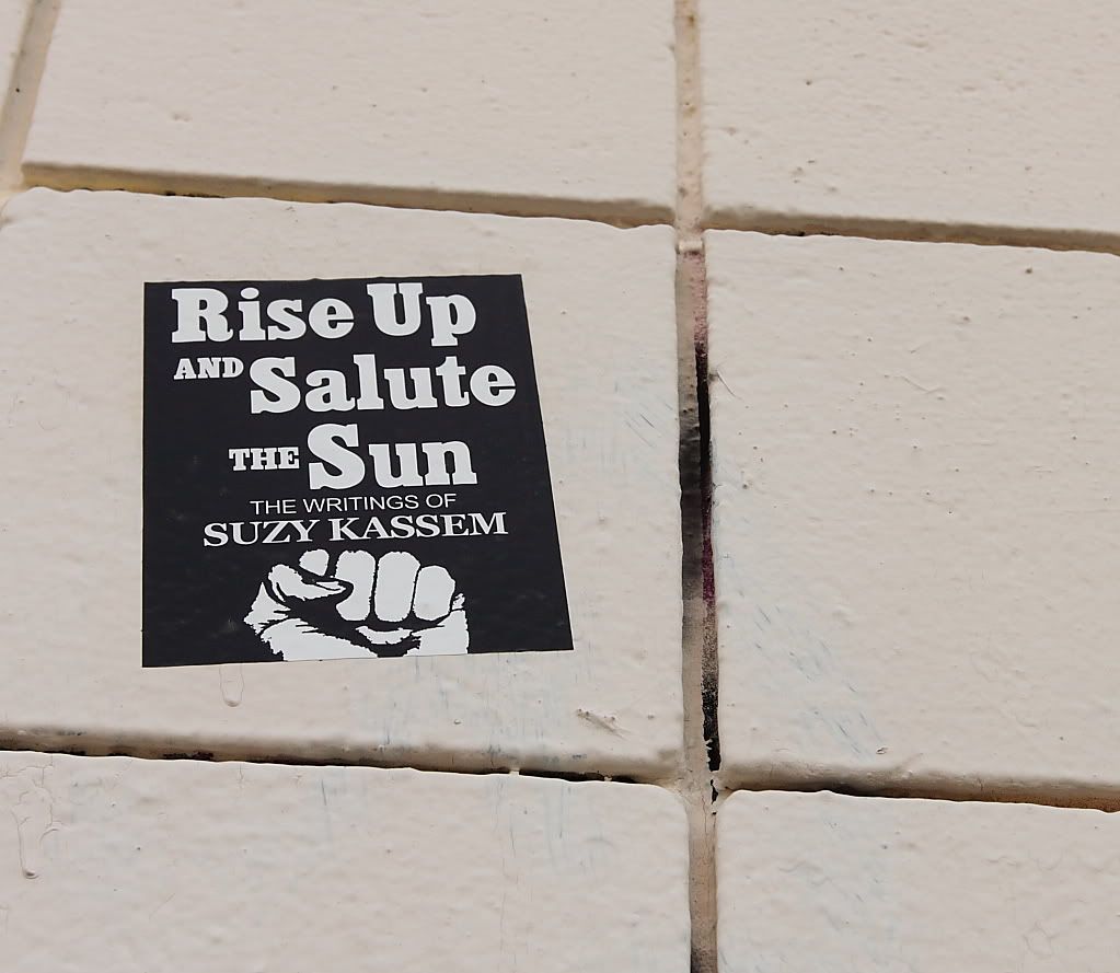 IMAGE: http://i1109.photobucket.com/albums/h433/shutter_dreams/museum/IMG_5547.jpg