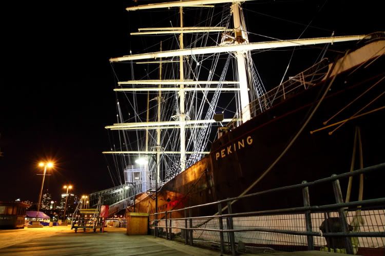 IMAGE: http://i1109.photobucket.com/albums/h433/shutter_dreams/museum/IMG_9757-1.jpg