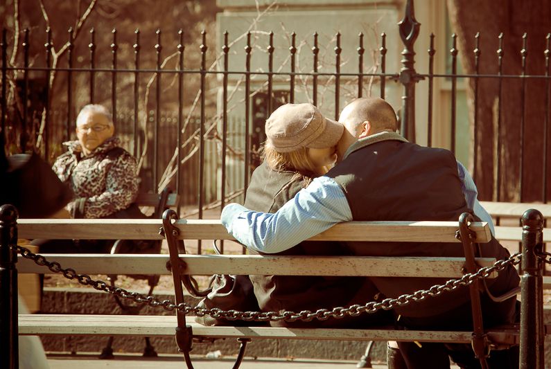 IMAGE: http://i1109.photobucket.com/albums/h433/shutter_dreams/museum/IMG_9864-62.jpg