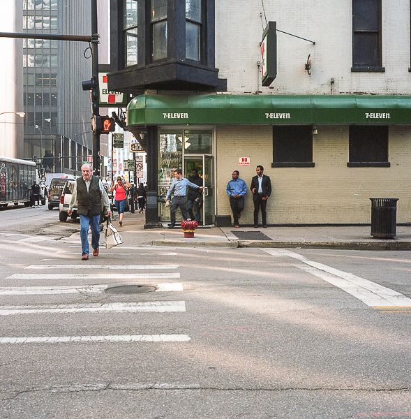 IMAGE: http://i1109.photobucket.com/albums/h433/shutter_dreams/rollei/img039-6_zps4t1ec3fy.jpg