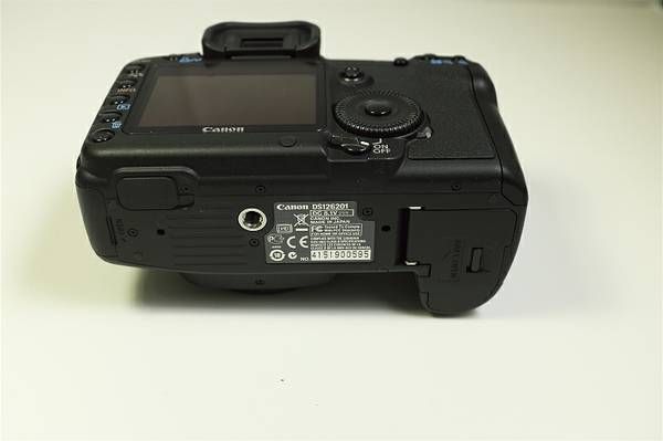 IMAGE: http://i1109.photobucket.com/albums/h433/shutter_dreams/x100s/5a_zpsd0c5f58d.jpg