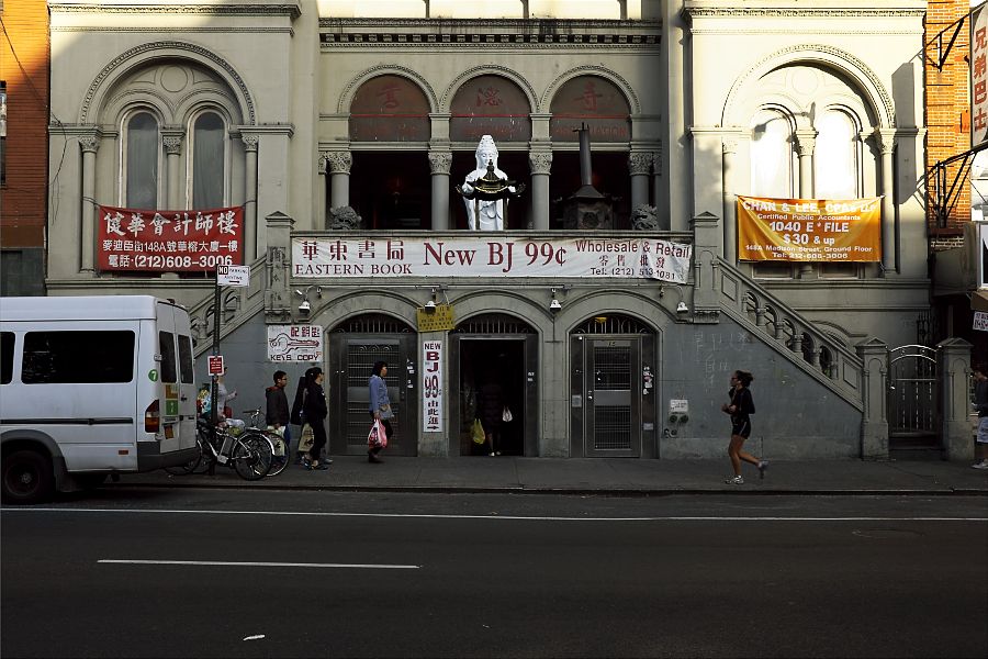 IMAGE: http://i1109.photobucket.com/albums/h433/shutter_dreams/x100s/DSCF2803_zpse58a339d.jpg