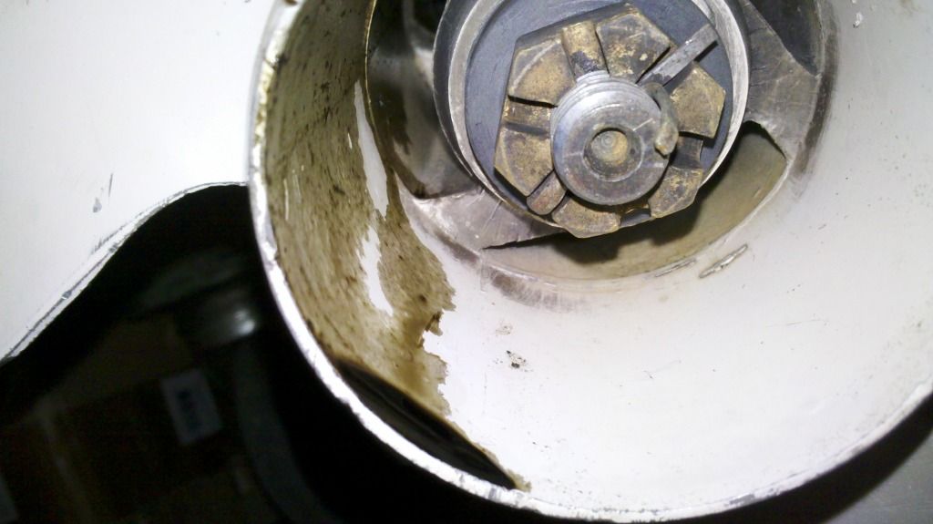Boat motor question, what/why is it leaking?? Alberta Outdoorsmen Forum