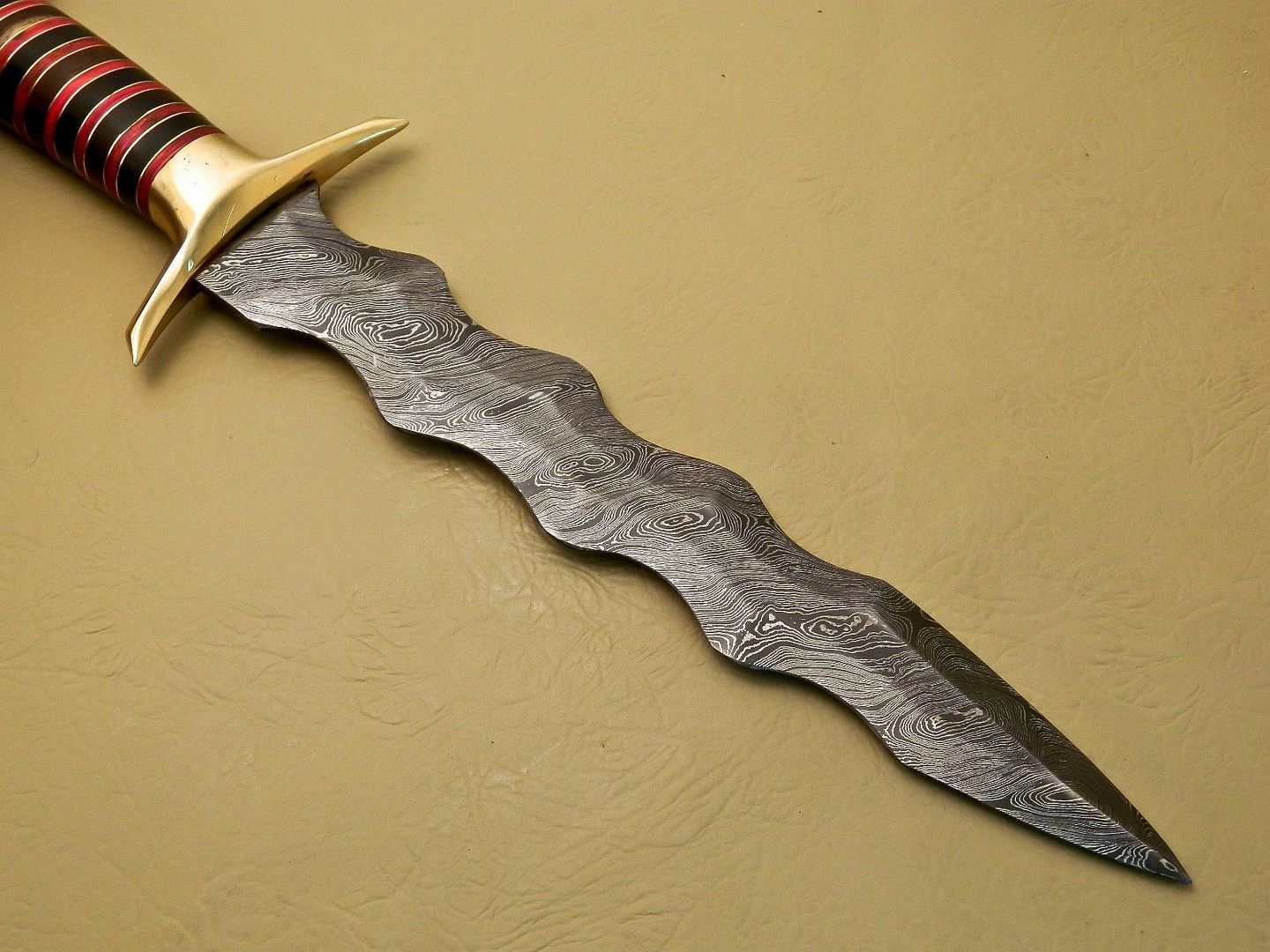 Beautiful Custom Hand Made Damascus Steel Hunting Wavy Dagger Knife Ebay