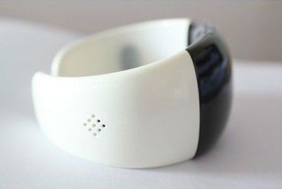 bluetooth wrist watch with incoming call indicator